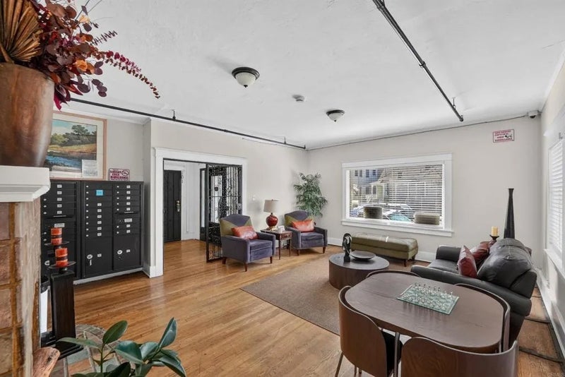 323 W 4Th Street 211