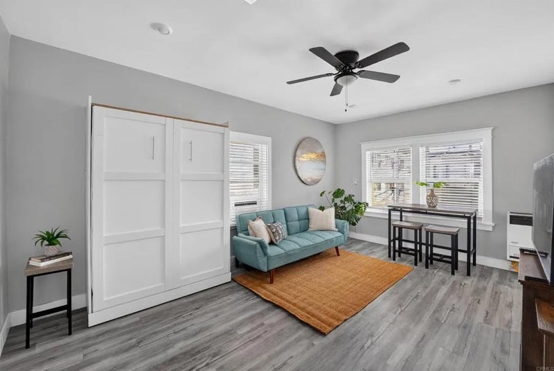 323 W 4Th Street 211