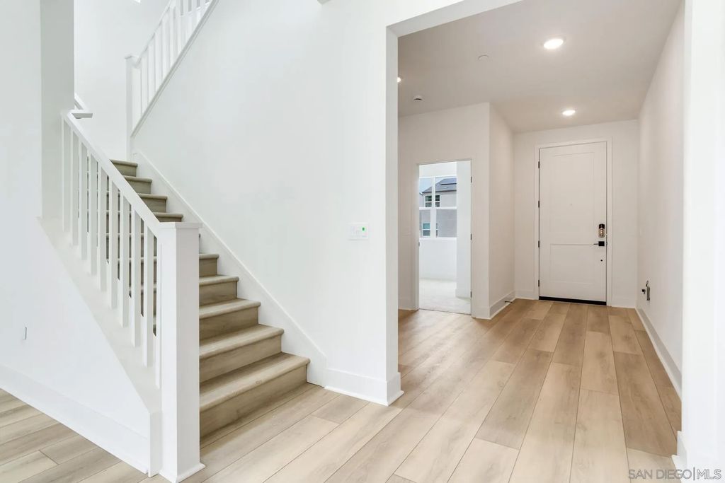 Photo of 703 Meadowood St Lot 327 St #Lot 327, Fallbrook, CA 92028 (MLS # 260002601)