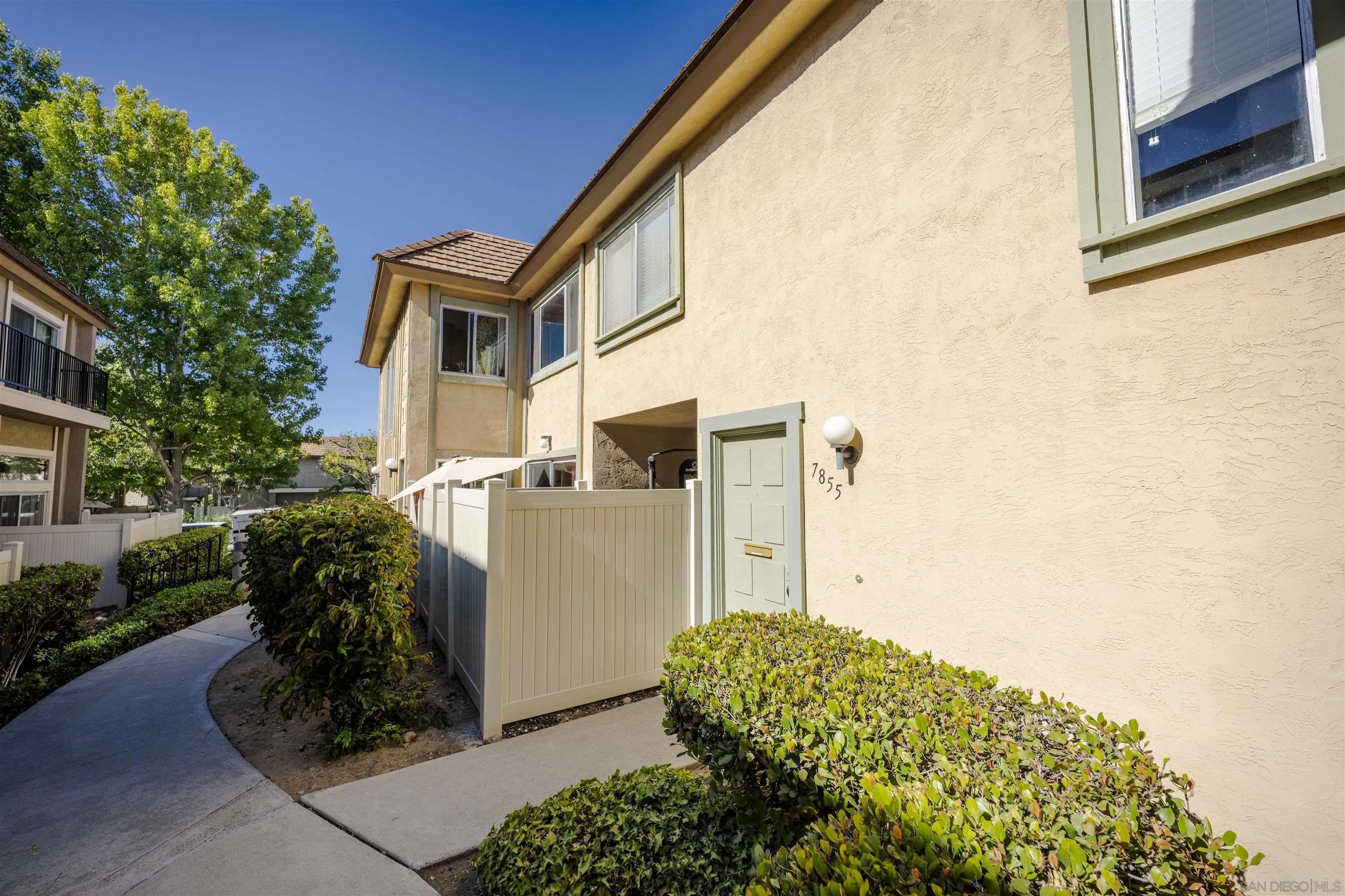 7855 Hummingbird Lane