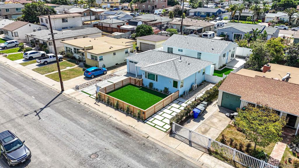 Photo of 1226 8Th St, Imperial Beach, CA 91932 (MLS # 260007095)