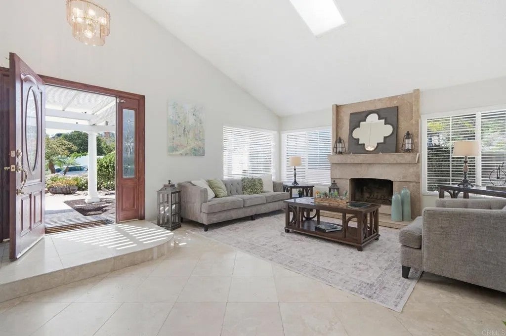 10930 Sombra Court