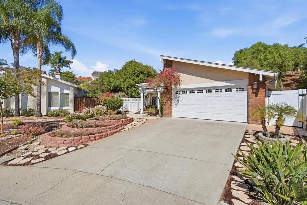 10930 Sombra Court