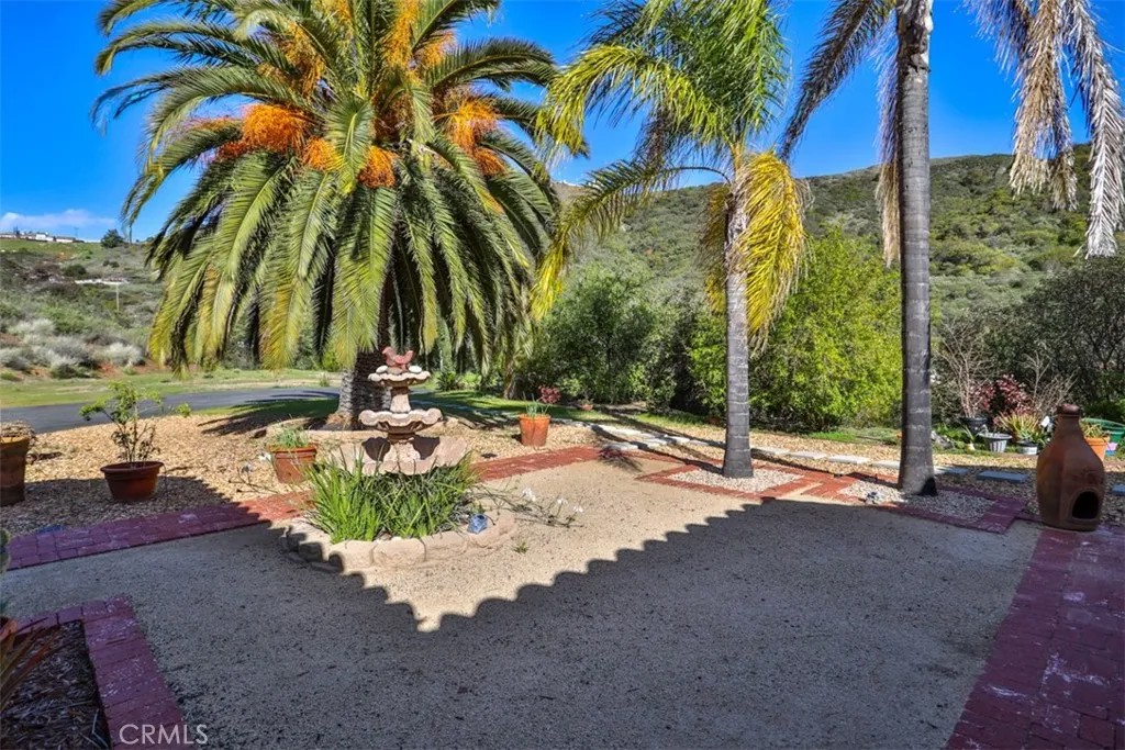 45251 La Cruz Drive