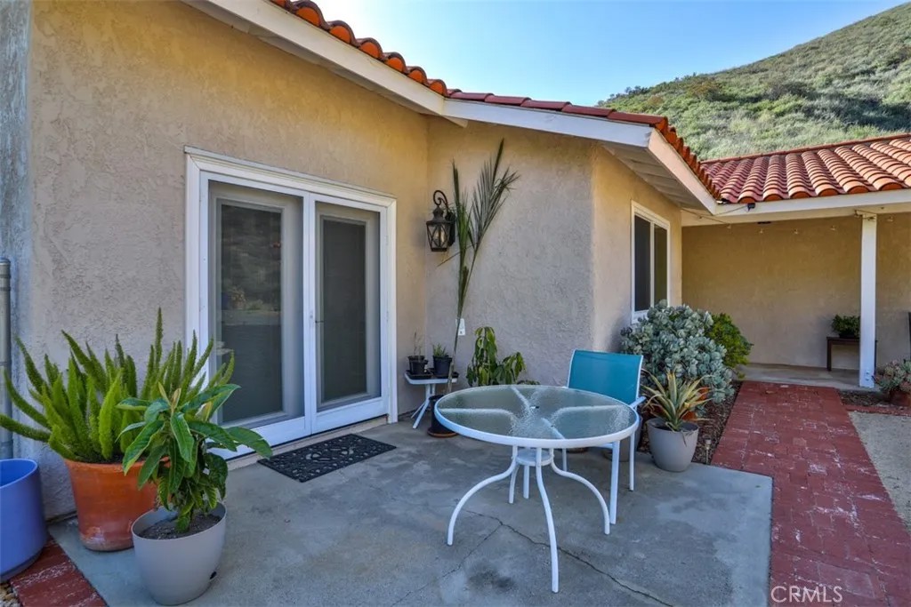 45251 La Cruz Drive