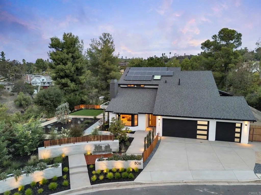 Photo of 806 Needlerock Place, Escondido, CA 92025 (MLS # NDP2603187)