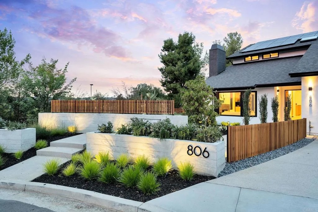 806 Needlerock Place