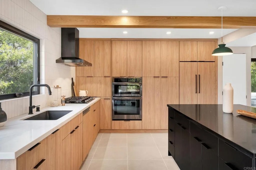 806 Needlerock Place