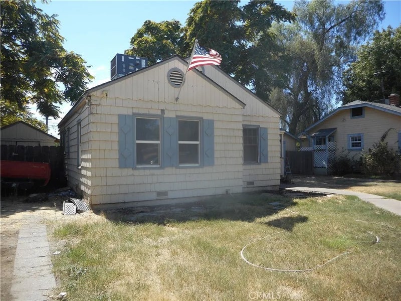 52 W 25th
