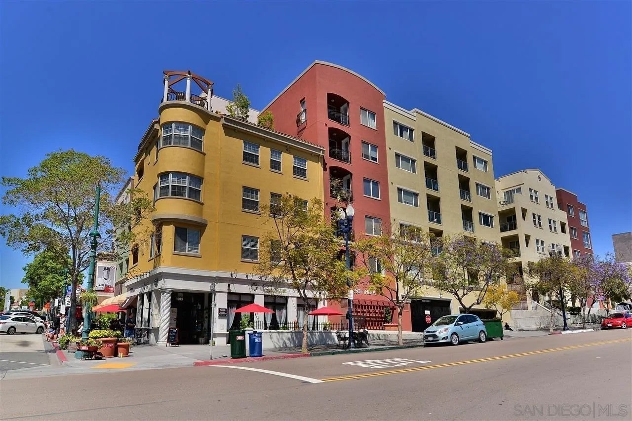 1601 India St 117