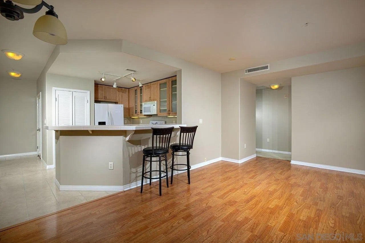 1601 India St 117