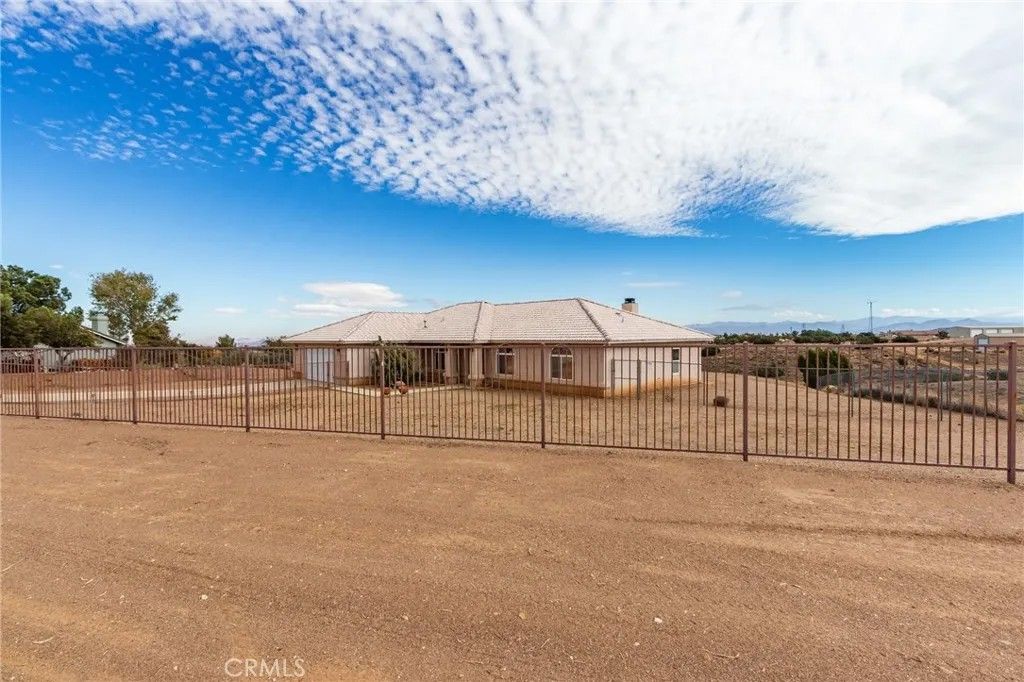 Photo of 8605 Cantel Court, Oak Hills, CA 92344 (MLS # HD26014145)