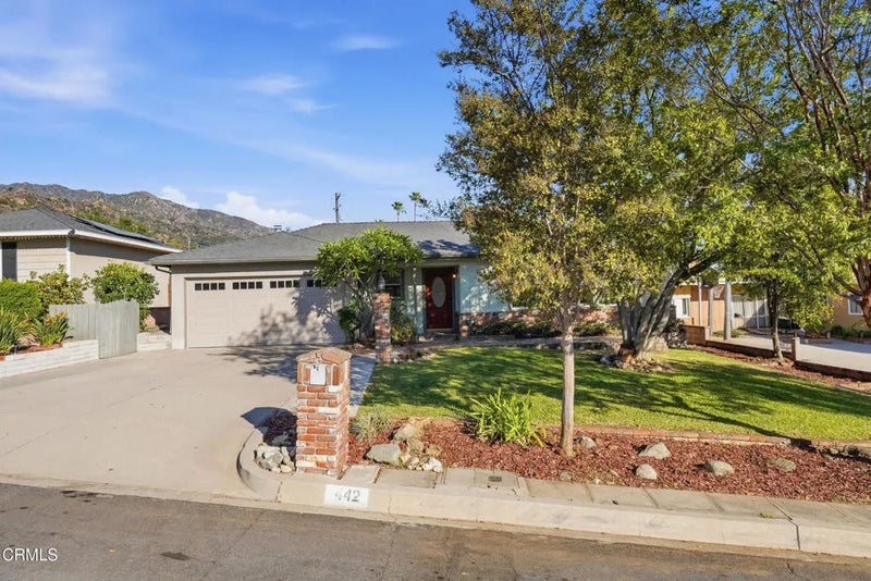 442 Crestview Place