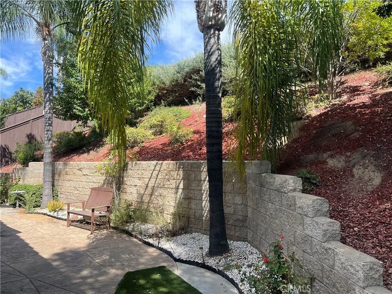 28984 River Oaks Lane