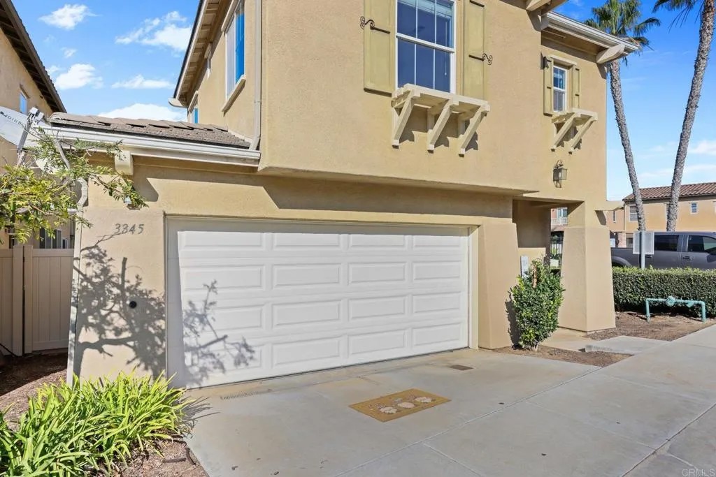 3345 Paseo De Fuentes