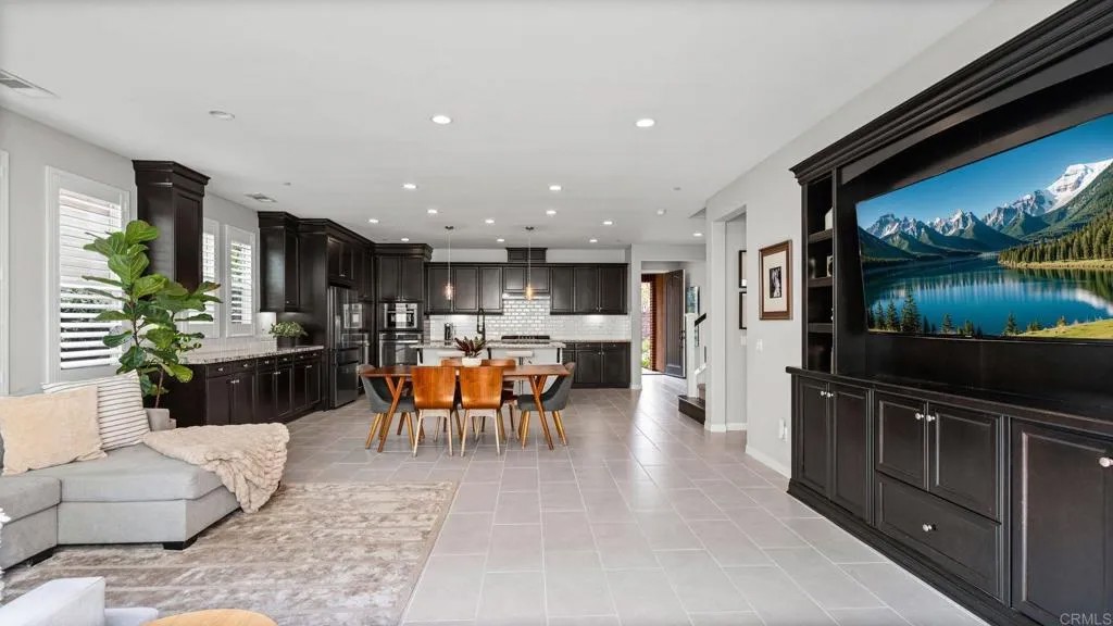 15835 Lesar Pl
