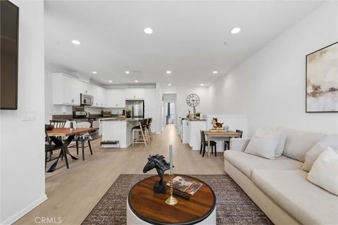 Photo of 406 El Paseo, Lake Forest, CA 92610 (MLS # OC26059899)