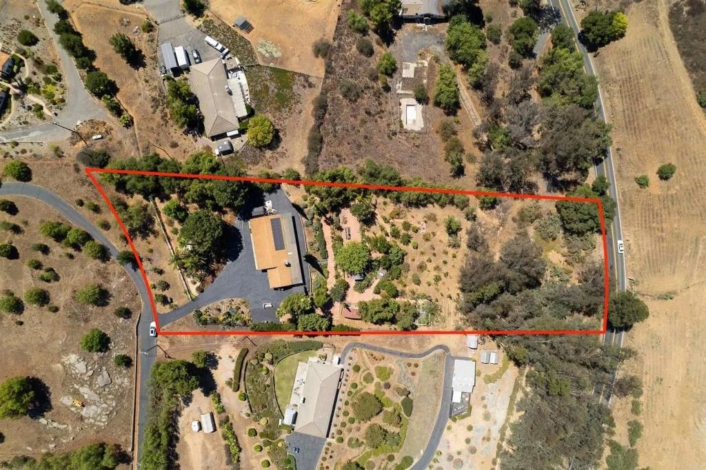 Photo of 11591 Frog Hollow, Valley Center, CA 92082 (MLS # NDP2508520)