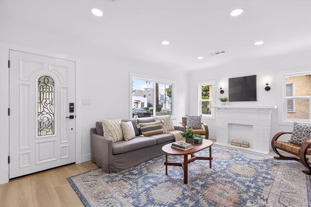 2430 S Cochran Avenue