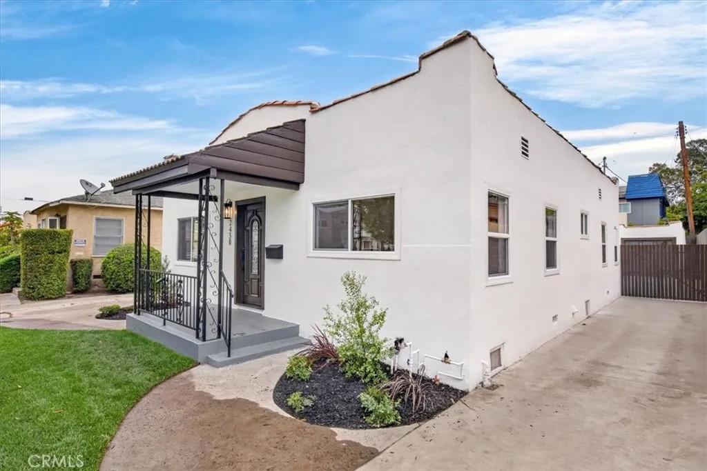 2430 S Cochran Avenue