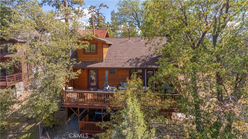 1127 Crags Lane