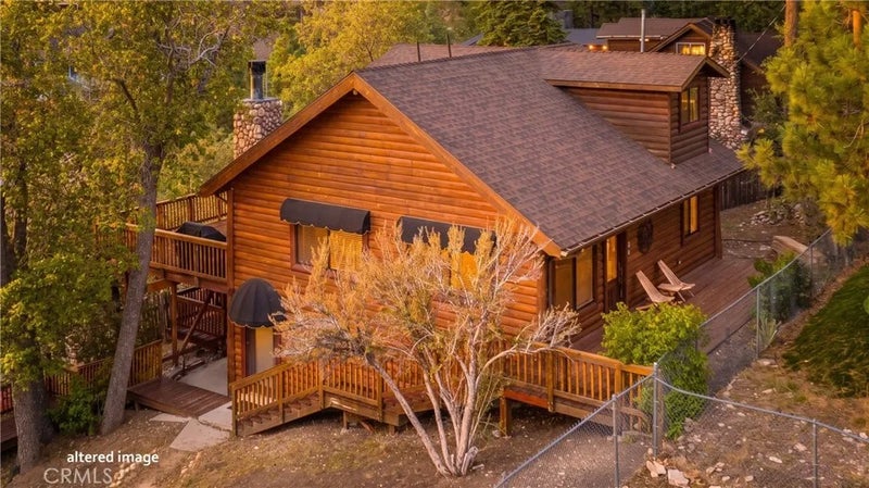 1127 Crags Lane
