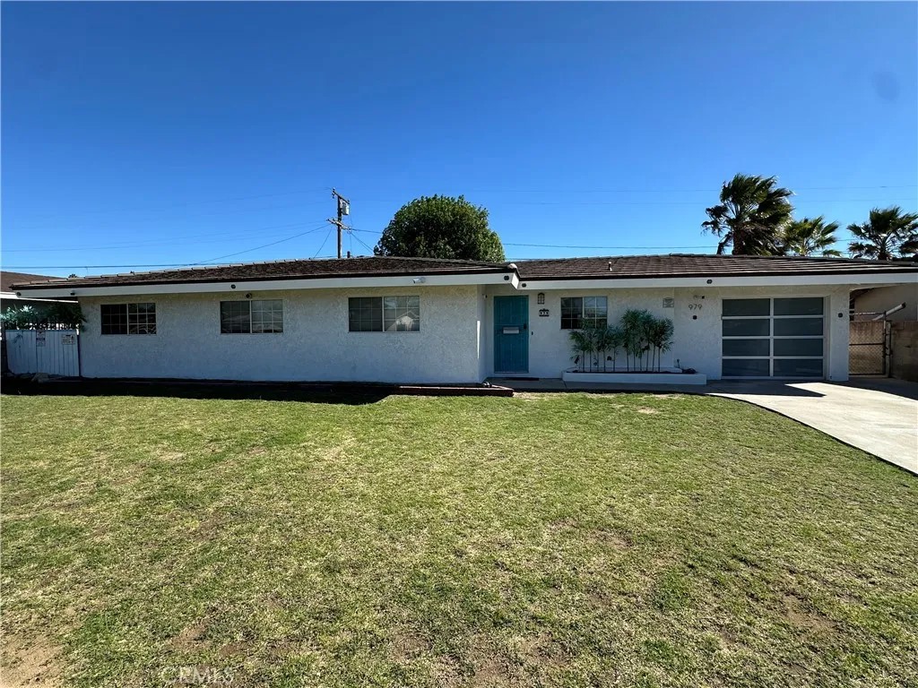 979 N Gardena