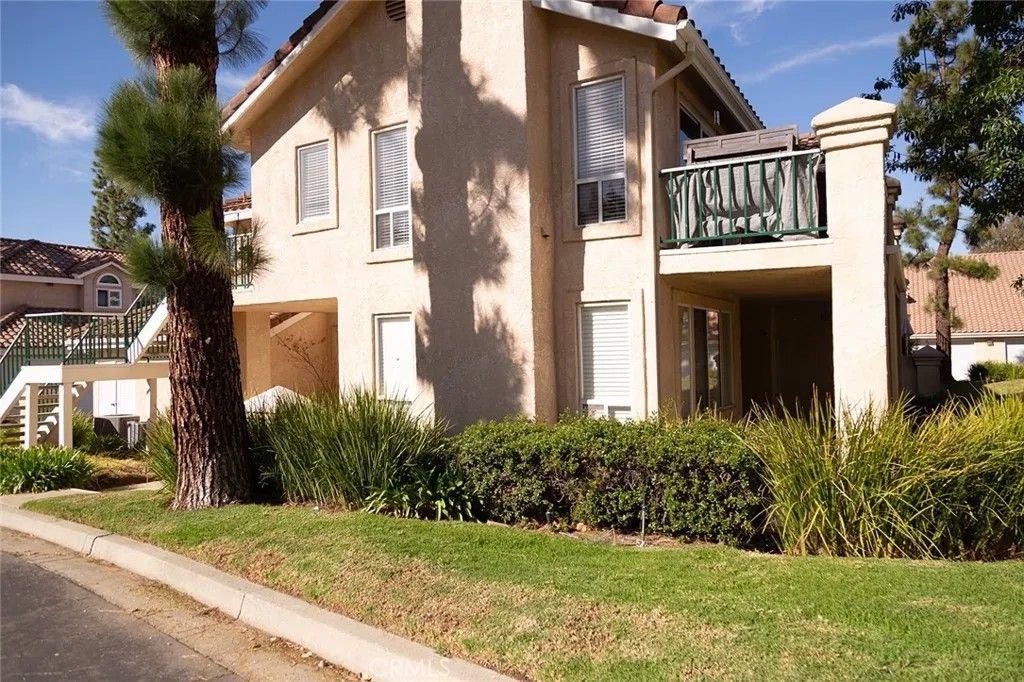 Photo of 272 Fieldstone Way #A, Simi Valley, CA 93065 (MLS # SR26009319)