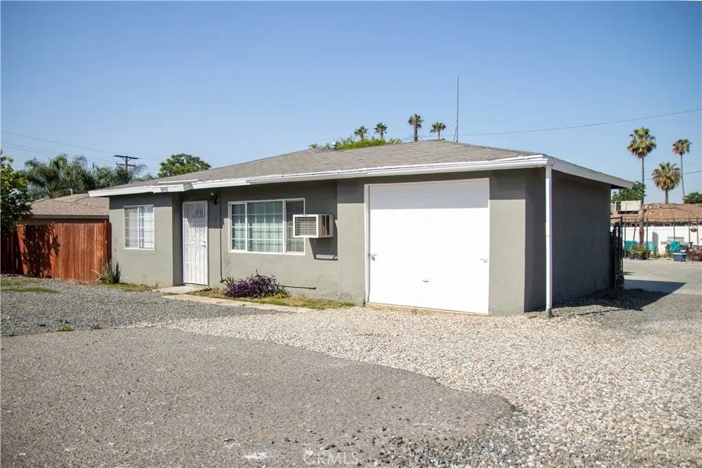 Photo of 11939 Indian Ave, Moreno Valley, CA 92557 (MLS # IV26090749)