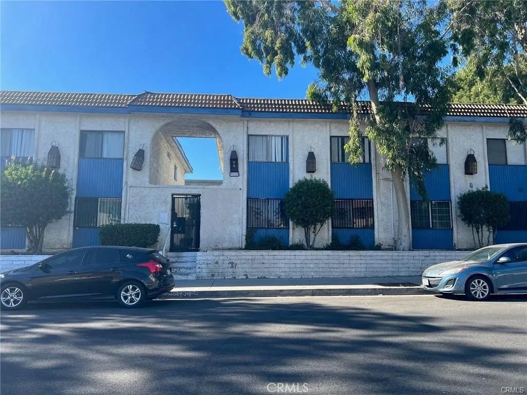 Photo of 9119 Wakefield Avenue #2, Panorama City, CA 91402 (MLS # SR26002871)