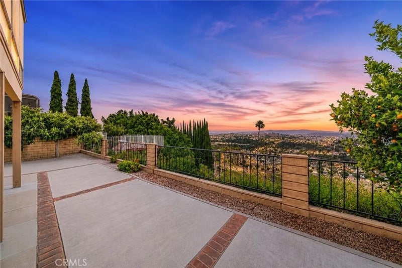 704 Crest Vista Drive