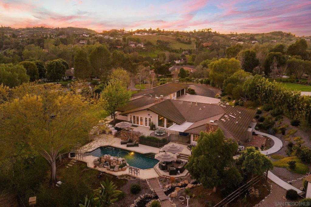 Photo of 8 Country Glen Rd, Fallbrook, CA 92028 (MLS # 260004468)