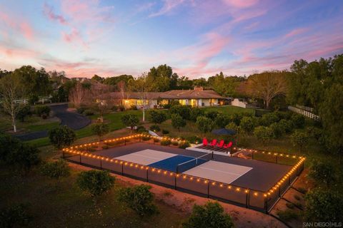 8 Country Glen Rd Fallbrook CA 92028