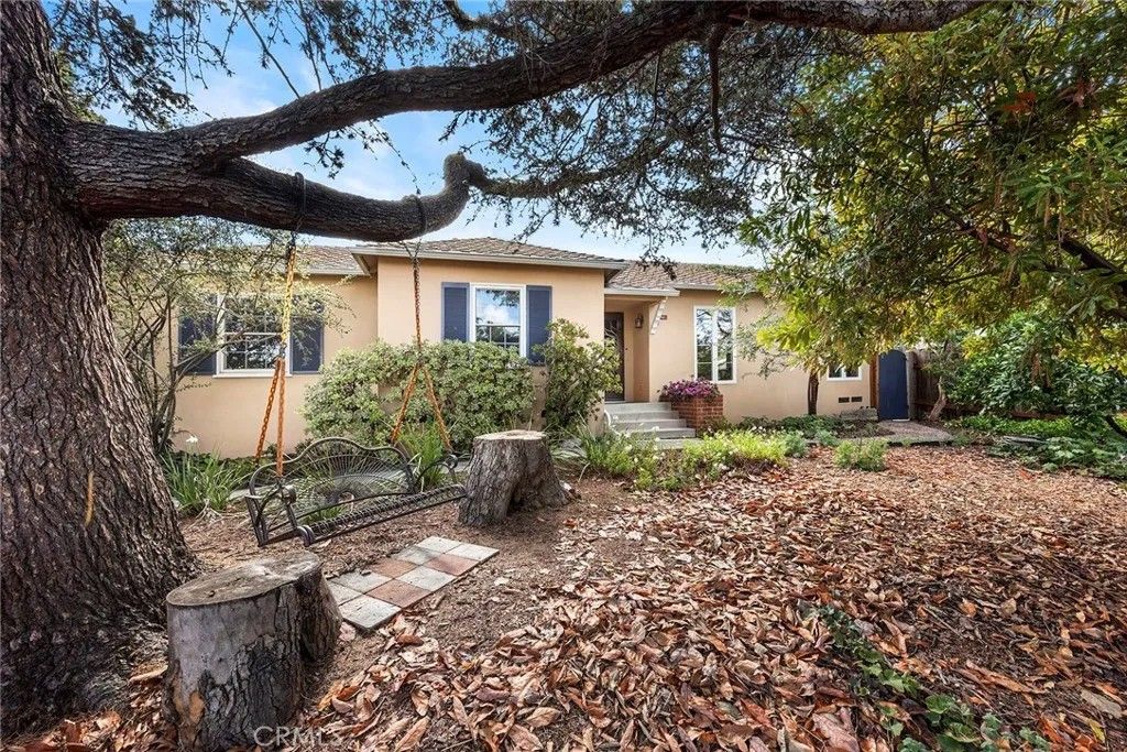 Photo of 704 Grandview Ave, Fullerton, CA 92832 (MLS # PW26067530)