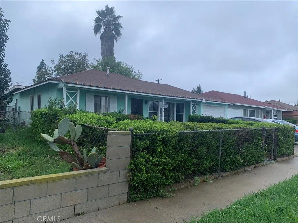 Photo of 705 S Corlett Avenue, Compton, CA 90220 (MLS # DW26001623)