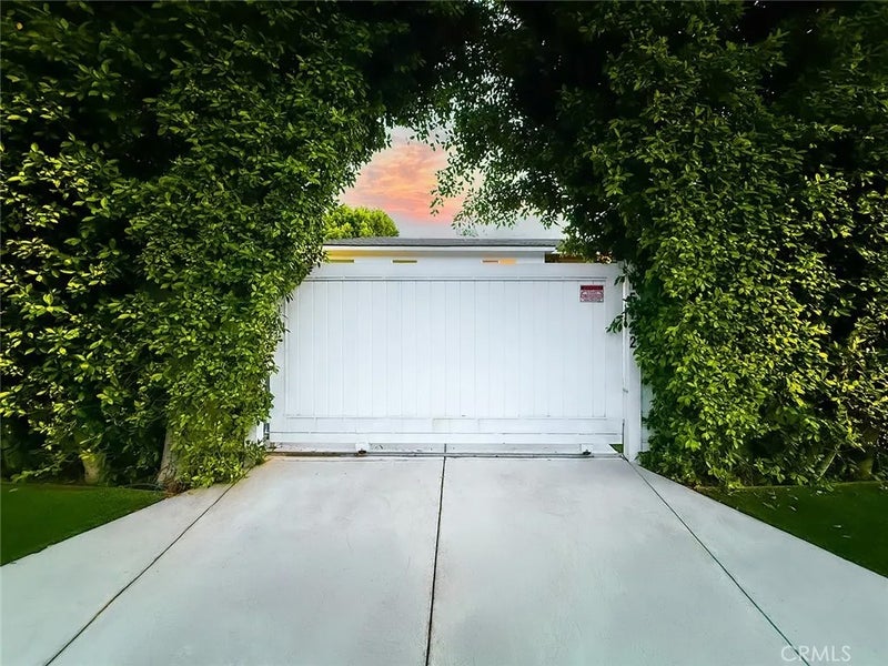 15722 Magnolia
