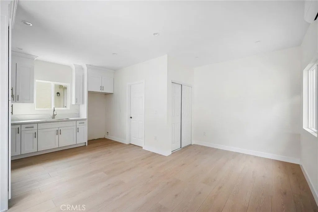 Photo of 1233 Orange Grove Avenue #B, Glendale, CA 91205 (MLS # GD26220356)