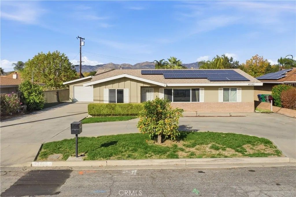 Photo of 42080 Mayberry Ave, Hemet, CA 92544 (MLS # SW25278364)