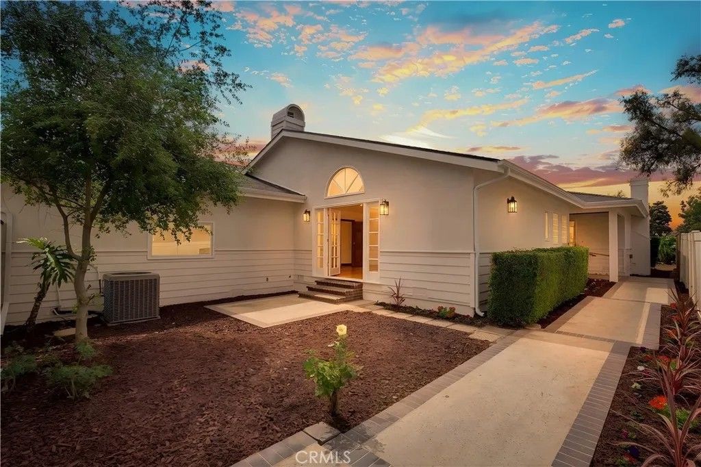 Photo of 4321 N Country Club, Long Beach, CA 90807 (MLS # SB26063708)