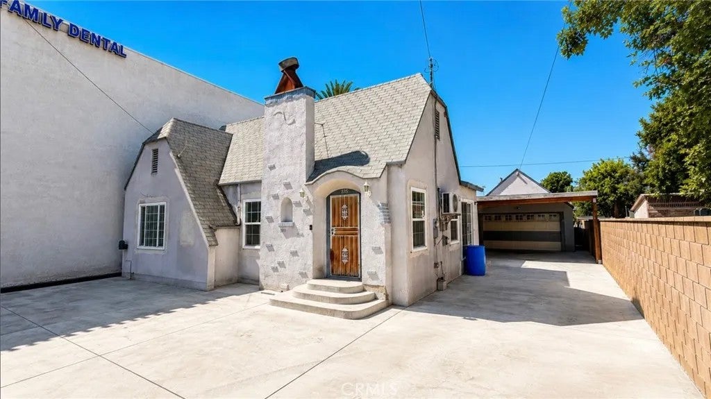 885 W Valley