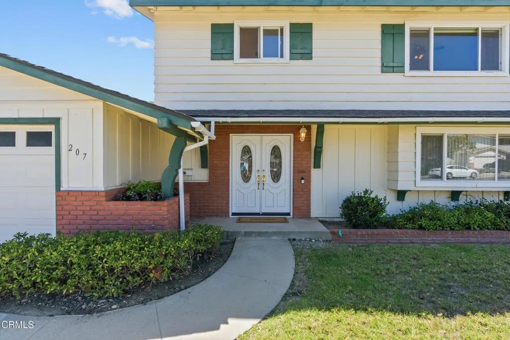 207 Gorrion Avenue