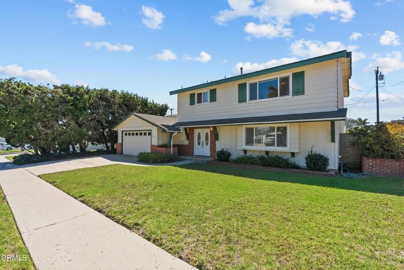 207 Gorrion Avenue