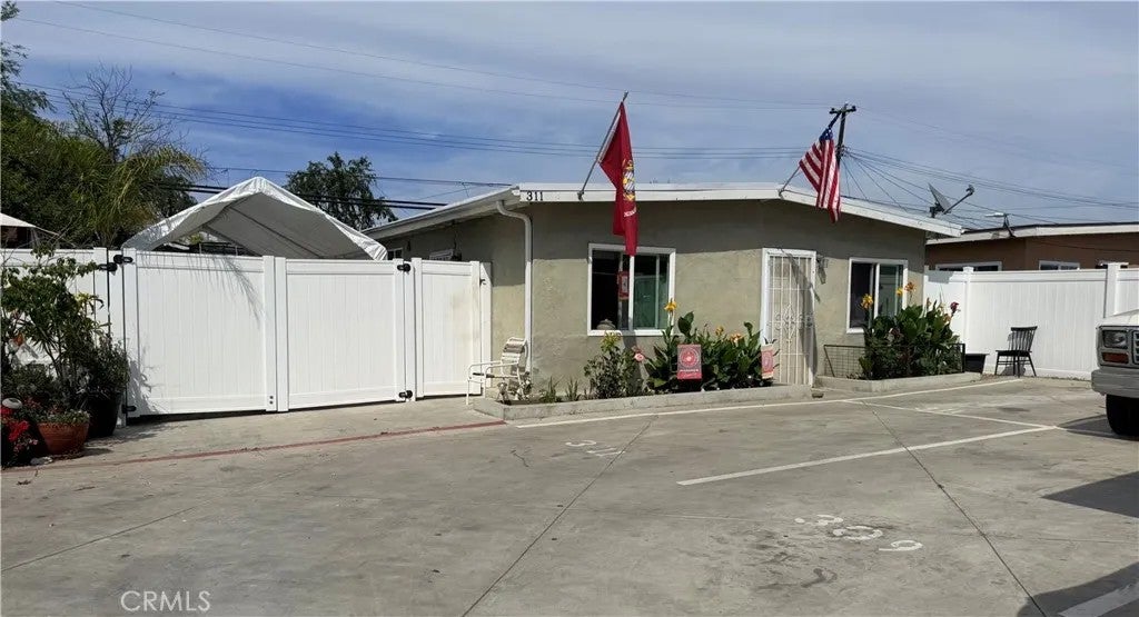 309 Grace Avenue