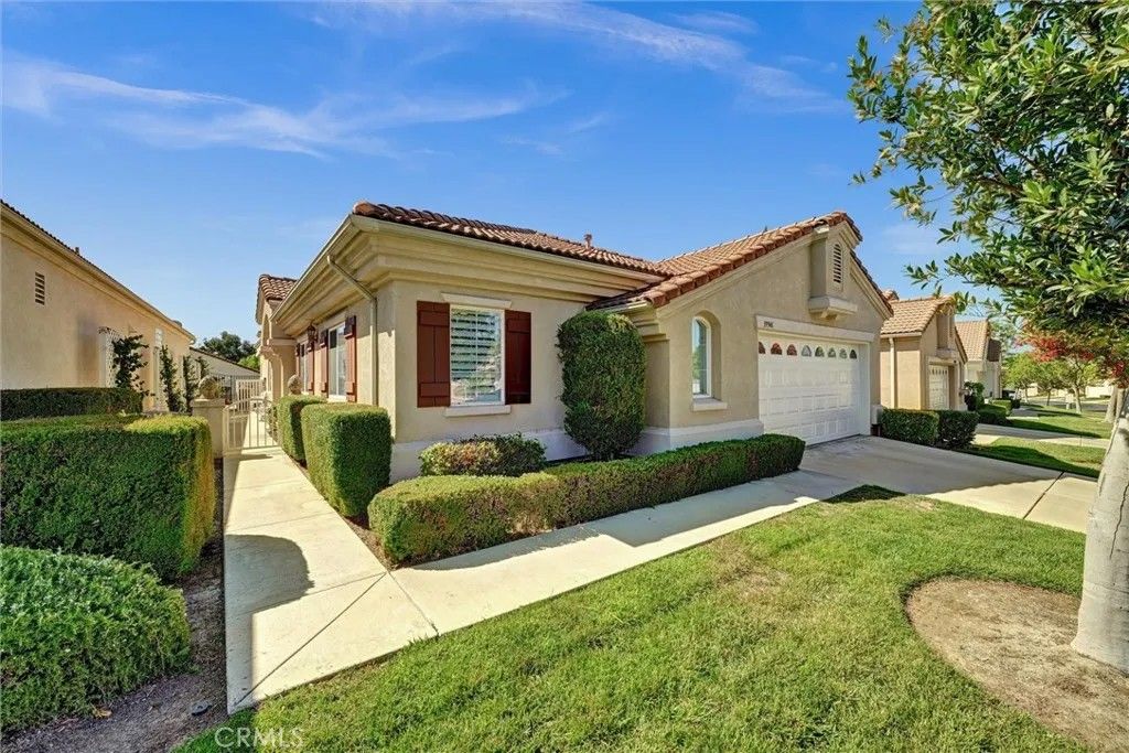 Photo of 39946 Via Graziana, Murrieta, CA 92562 (MLS # ND25175487)
