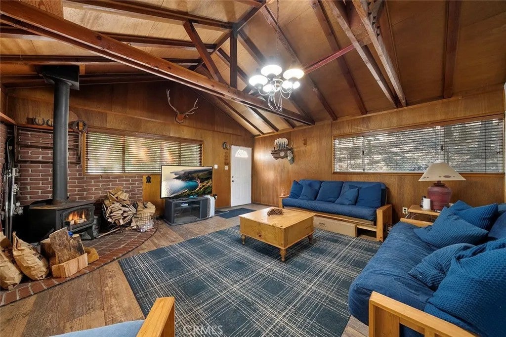 330 Canyon Drive