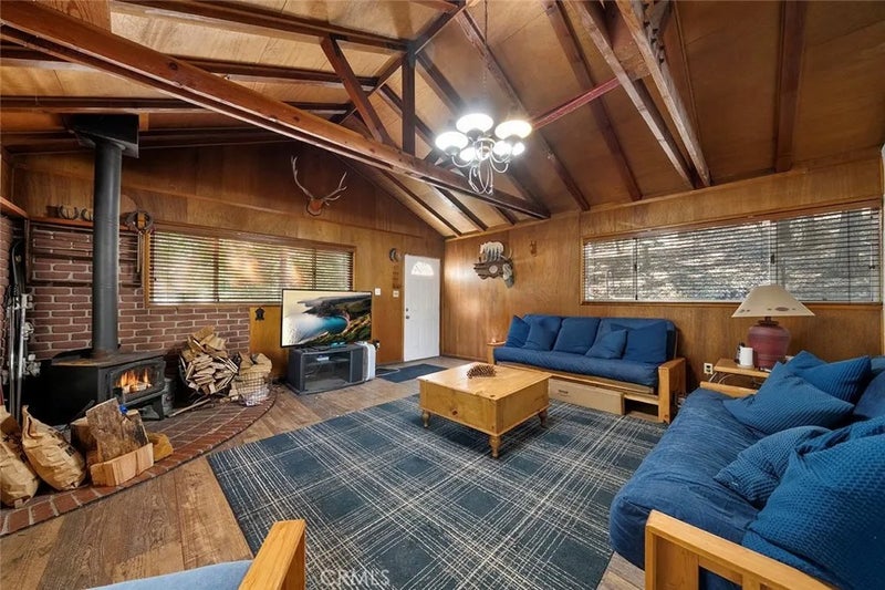 330 Canyon Drive