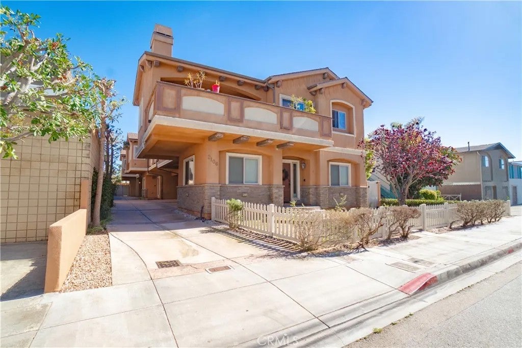 2106 Mathews C