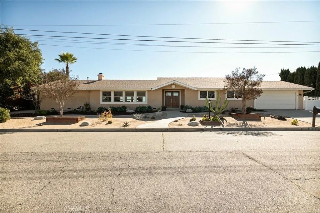 Photo of 13049 Burns Ln, Redlands, CA 92373 (MLS # IG26014061)