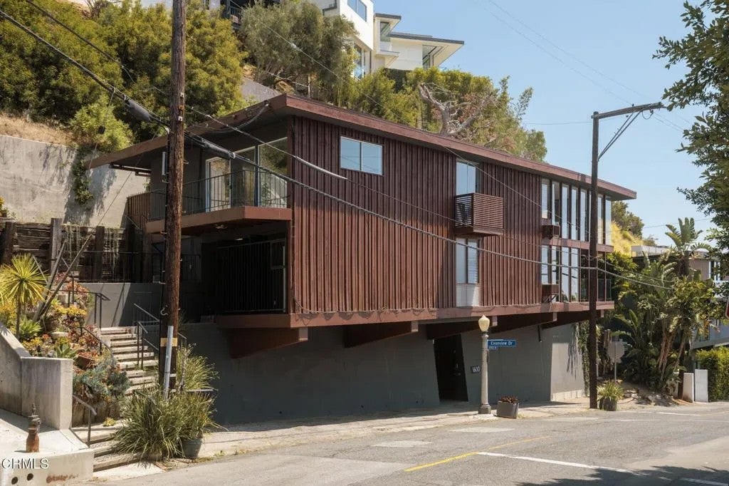 1600 Sunset Plaza Drive