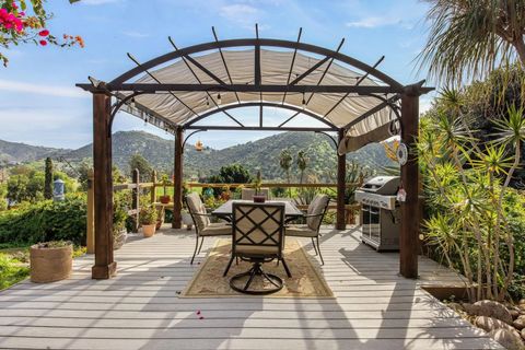 Photo of 14416 Willow Rd, Lakeside, CA 92040 (MLS # 260002875)